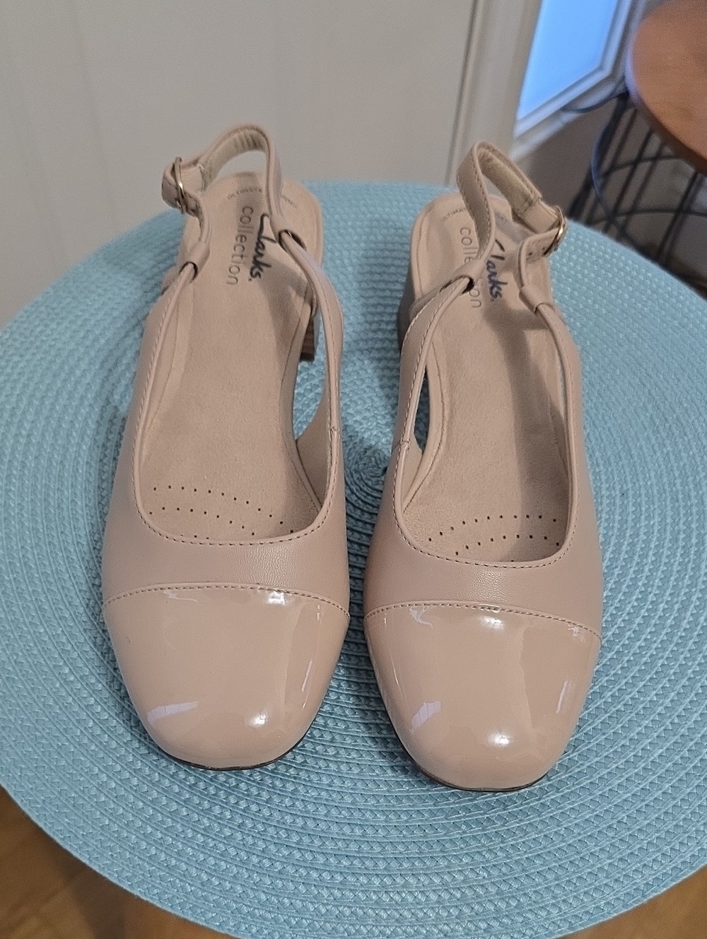 Clarks Collection Brand Women's Nude Slingback Low Heels Dress Shoes Size 7.5
